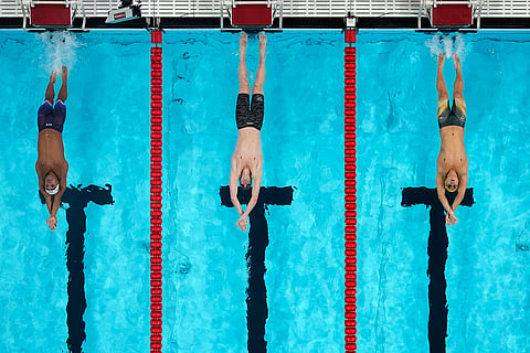 Men's 200-meter backstroke swimming